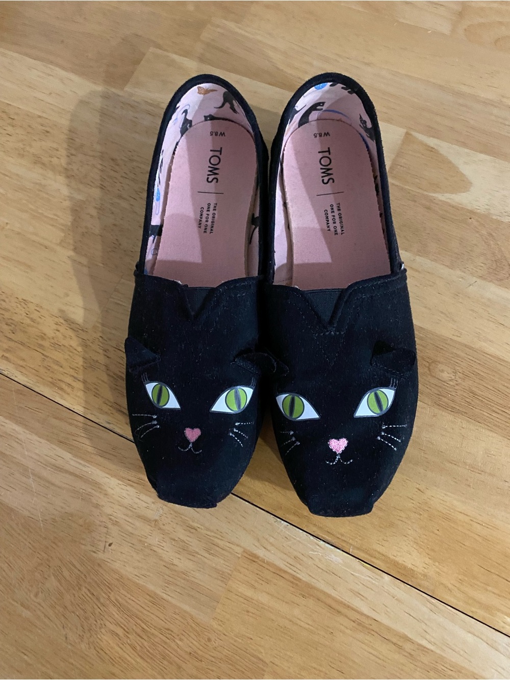 Toms Black Cat Face Slip-Ons 8.5